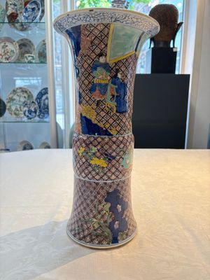 A Chinese wucai 'gu' vase with 'Guo Ziyi 郭子儀', Wanli mark, 19th C. — photo 1