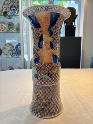 A Chinese wucai 'gu' vase with 'Guo Ziyi 郭子儀', Wanli mark, 19th C. — photo 4