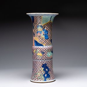 A Chinese wucai 'gu' vase with 'Guo Ziyi 郭子儀', Wanli mark, 19th C. — photo 4