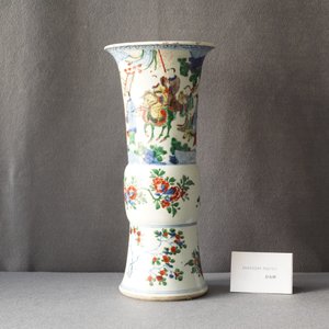 A Chinese wucai 'gu' vase with narrative design, Shunzhi — photo 29