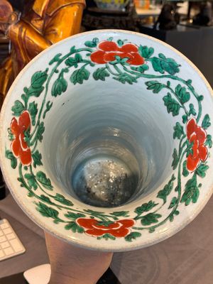 A Chinese wucai 'gu' vase with narrative design, Transitional period — photo 12