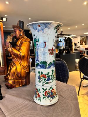 A Chinese wucai 'gu' vase with narrative design, Transitional period — photo 2