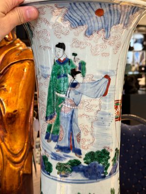 A Chinese wucai 'gu' vase with narrative design, Transitional period — photo 6
