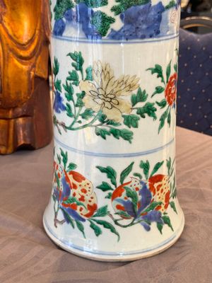A Chinese wucai 'gu' vase with narrative design, Transitional period — photo 10