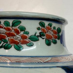 A Chinese wucai 'immortals' vase and cover, Shunzhi — 照片 12
