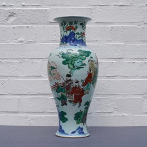 A Chinese wucai 'immortals' vase, Transitional period — photo 10