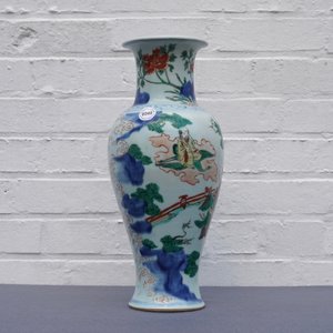 A Chinese wucai 'immortals' vase, Transitional period — 照片 7