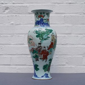 A Chinese wucai 'immortals' vase, Transitional period — 照片 10