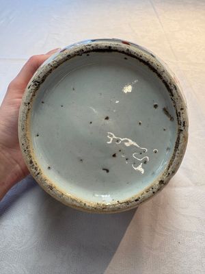 A Chinese wucai jar and cover, a famille verte vase, a dish and three plates, Kangxi — photo 28