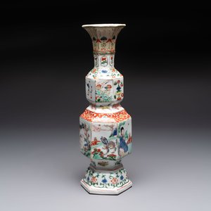 A Chinese wucai jar and cover, a famille verte vase, a dish and three plates, Kangxi — photo 11