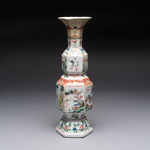 A Chinese wucai jar and cover, a famille verte vase, a dish and three plates, Kangxi — photo 10
