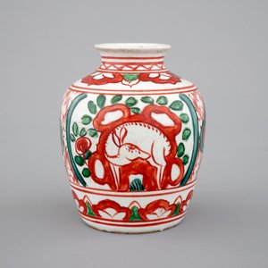 Un petit vase chinois au décor wucai, décor de cerfs, Dynastie Ming — photo 2