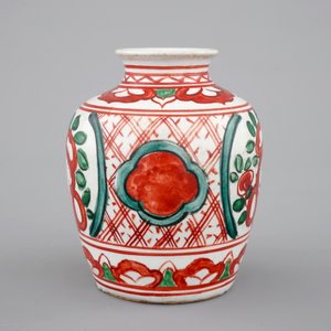Un petit vase chinois au décor wucai, décor de cerfs, Dynastie Ming — photo 5