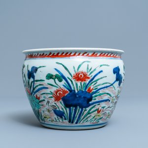 A Chinese wucai jardinière with cranes near a lotus pond, Transitional period — 照片 3