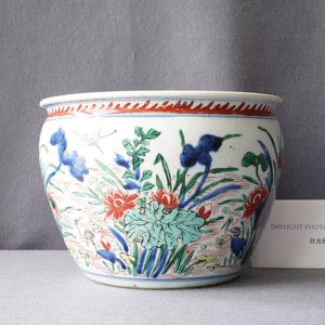 A Chinese wucai jardinière with cranes near a lotus pond, Transitional period — 照片 8
