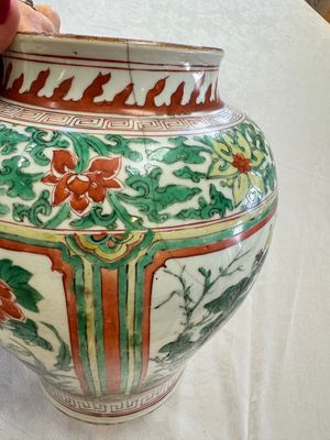 A Chinese wucai 'Landscapes and Flowers' vase, Transitional period — photo 7
