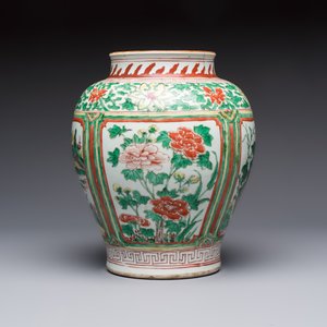A Chinese wucai 'Landscapes and Flowers' vase, Transitional period — photo 2
