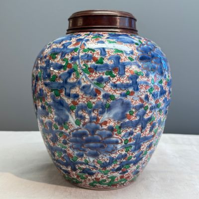 A Chinese wucai 'Peony Scroll' jar — photo 6