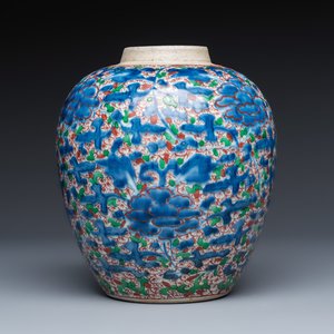 A Chinese wucai 'Peony Scroll' jar — photo 2