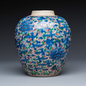 A Chinese wucai 'Peony Scroll' jar — photo 3