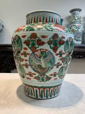 A Chinese wucai 'phoenix' vase, Transitional period — photo 5