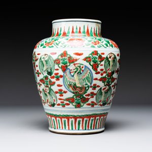 A Chinese wucai 'phoenix' vase, Transitional period — photo 2