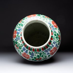 A Chinese wucai 'phoenix' vase, Transitional period — photo 5