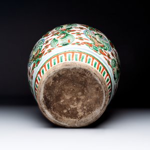 A Chinese wucai 'phoenix' vase, Transitional period — photo 6