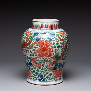 A Chinese wucai 'phoenixes and peonies scroll' vase, Transitional period — photo 2