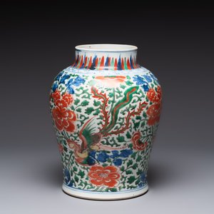 A Chinese wucai 'phoenixes and peonies scroll' vase, Transitional period — photo 3