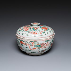 A Chinese wucai 'phoenixes' bowl and cover, Transitional period — 照片 1