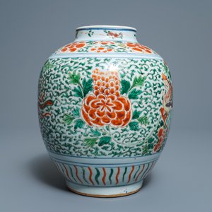 A Chinese wucai 'phoenixes' vase, Transitional period — photo 2