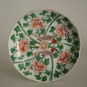 A Chinese wucai plate with twin fish design, Wanli — 照片 3