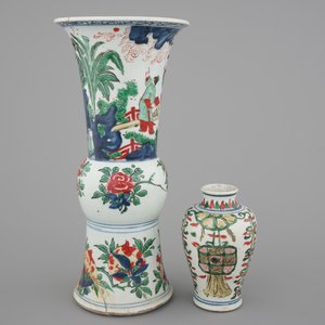 A Chinese wucai porcelain beaker vase and a smaller vase, Chongzhen (1628-1643), Transitional period — photo 3