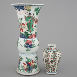 A Chinese wucai porcelain beaker vase and a smaller vase, Chongzhen (1628-1643), Transitional period — photo 4