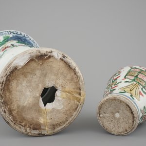 A Chinese wucai porcelain beaker vase and a smaller vase, Chongzhen (1628-1643), Transitional period — photo 6