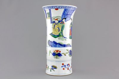 A Chinese wucai porcelain beaker vase, Transitional period, 17th C.