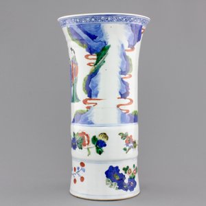 A Chinese wucai porcelain beaker vase, Transitional period, 17th C. — foto 3