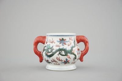A Chinese wucai porcelain dragon incense burner, 19/20th C.