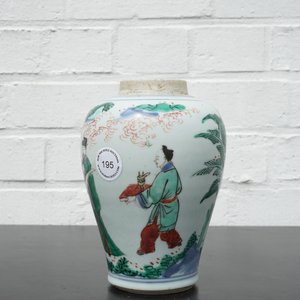 A Chinese wucai porcelain vase, Transitional period, 17th C. — foto 12
