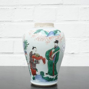 A Chinese wucai porcelain vase, Transitional period, 17th C. — foto 13