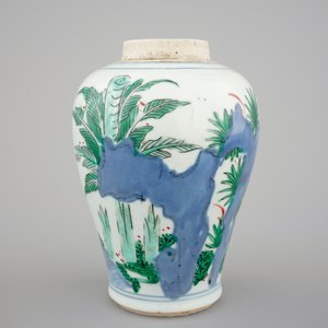 A Chinese wucai porcelain vase, Transitional period, 17th C. — foto 3