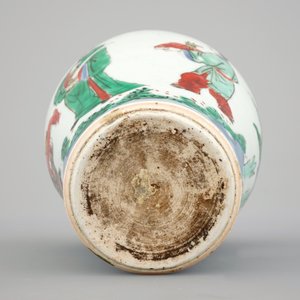 A Chinese wucai porcelain vase, Transitional period, 17th C. — foto 7