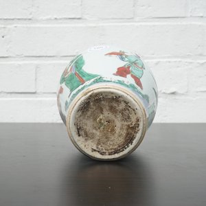A Chinese wucai porcelain vase, Transitional period, 17th C. — foto 8