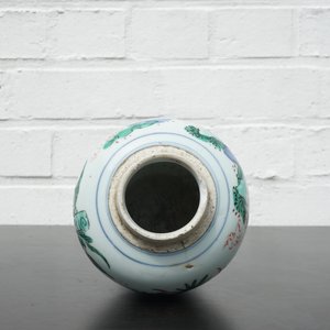 A Chinese wucai porcelain vase, Transitional period, 17th C. — foto 9