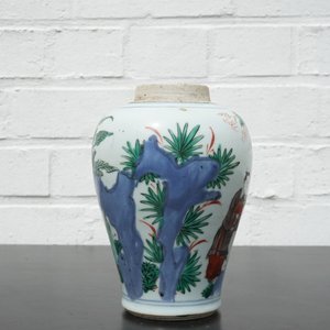 A Chinese wucai porcelain vase, Transitional period, 17th C. — foto 10