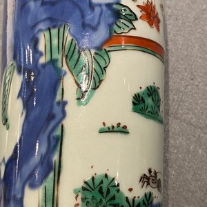 A Chinese wucai rouleau 'playing boys' vase, Transitional period — 照片 28