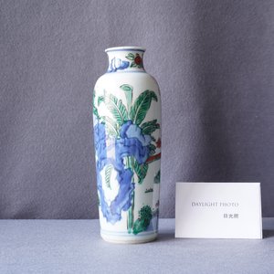A Chinese wucai rouleau 'playing boys' vase, Transitional period — 照片 8