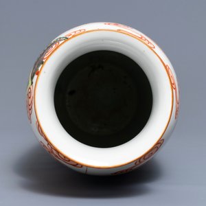 A Chinese wucai rouleau vase, 19th C. — 照片 6