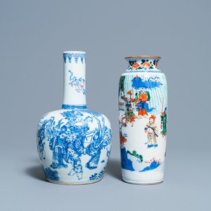 A Chinese wucai rouleau vase and a blue, white and copper-red vase, 19/20th C. — photo 1